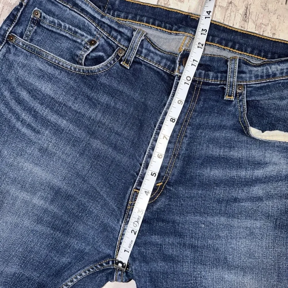 Levis 505 Mens Size 36x34 (msrs 36x32.5) Relaxed Straight Stretch Jeans